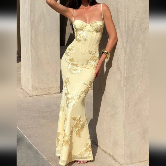 babyboo Dresses & Skirts - Babyboo Nefertiti Elegant Floral Shaped Ribon Embroidered Underwire Maxi Dress L